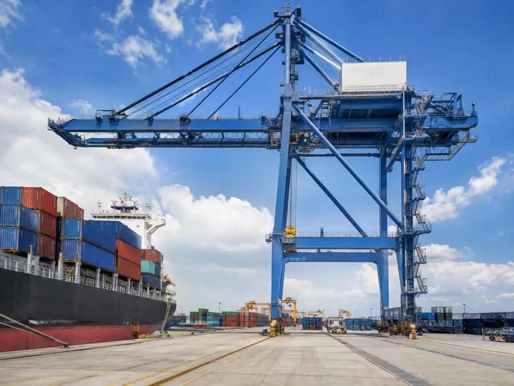 container crane pada industri pelabuhan dan marine